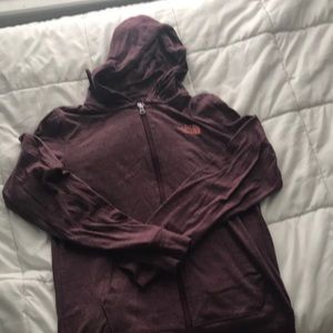 North face burgundy hoodie. Excellent condition. Size large.